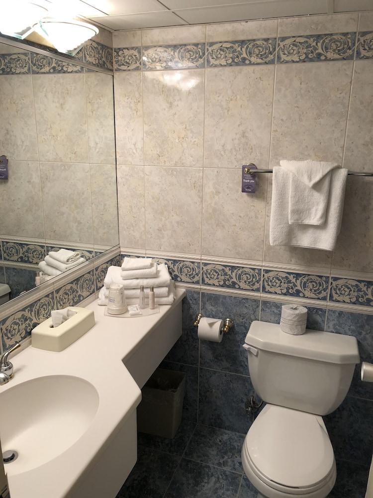 Travelodge By Wyndham Fallsview Hotel Niagara Falls