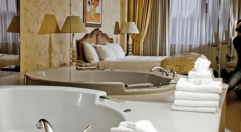 Hotel Travelodge By Wyndham Fallsview Niagara Falls