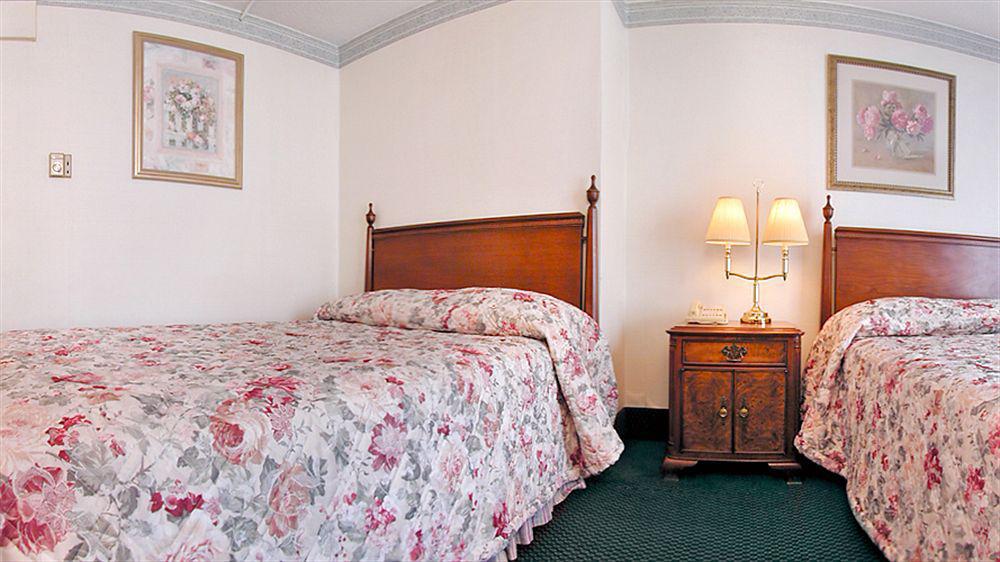 Hotel Travelodge By Wyndham Fallsview Niagara Falls